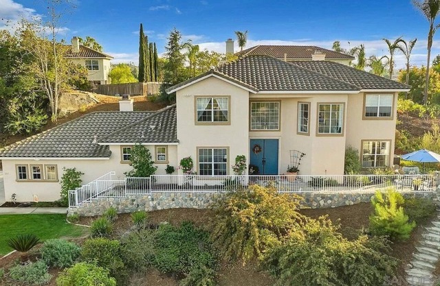 4-bedroom Private Home near LEGOLAND, Zoo or the BEACH. Dogs free. Gameroom!