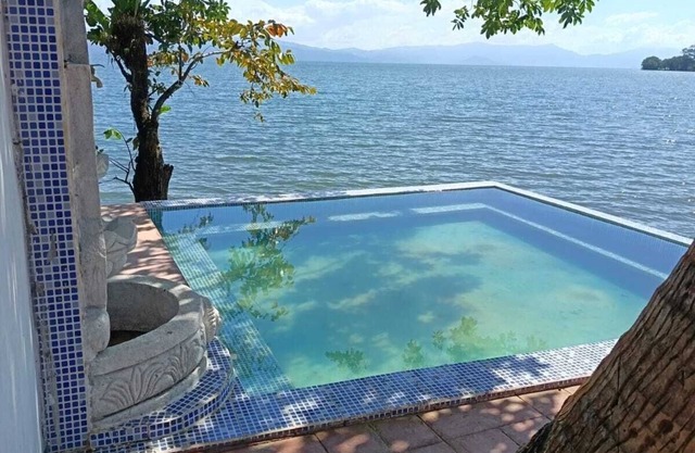 4 Bedroom Spanish villa on lake Izabal, Guatemala.