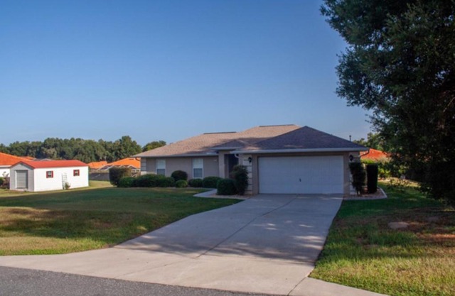 4 bedroom villa with FREE SOLAR POOL HEATING (fee for optional electric heating)