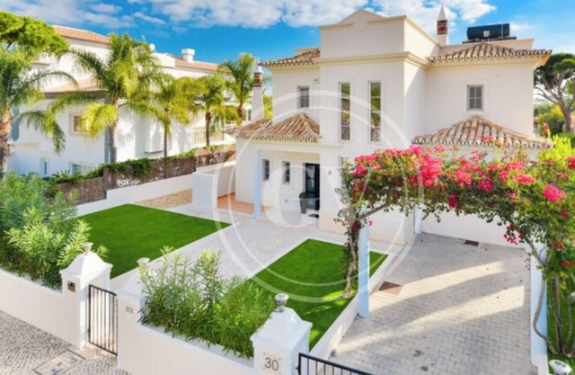 4 Bedroom Villa with pool in the Quinta da Lago area