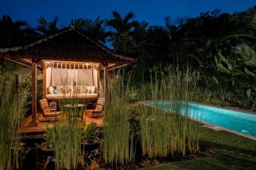 4 BR Brown Horses Private Pool Villa CYN