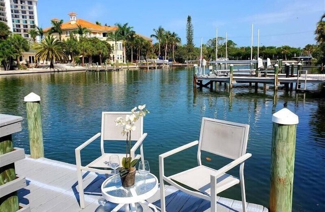 4 BR canal home Sleeps 8 by FVC