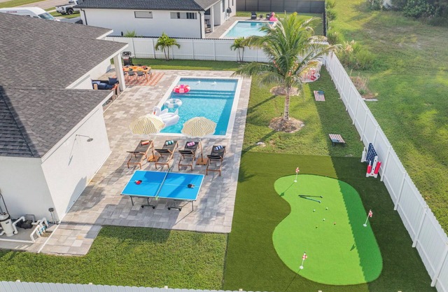4 BR Heated Pool Mini Golf BBQ Game Room