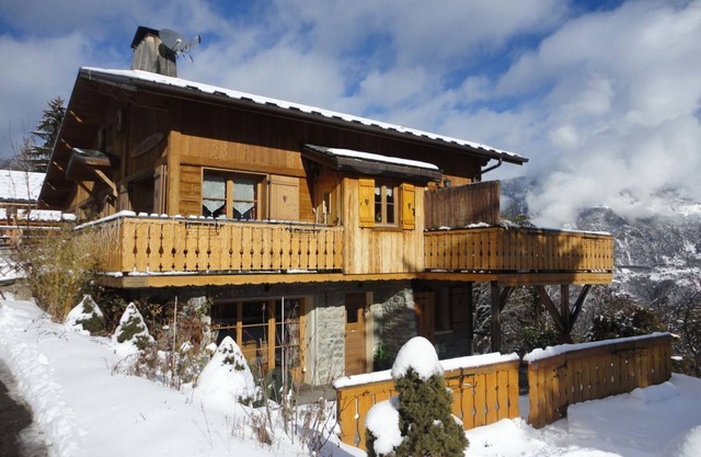 4 * Chalet Apartment , log fire, WiFi. uninterrupted views - Méribel 3 Valleys,