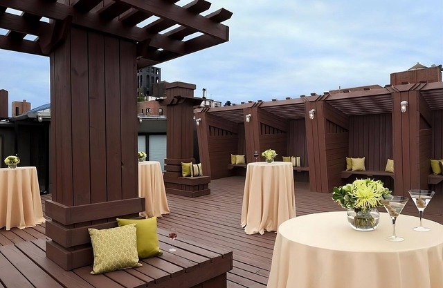 4 Deluxe 1 King Bed at The Lucerne Hotel, Close to New York Historical Society!