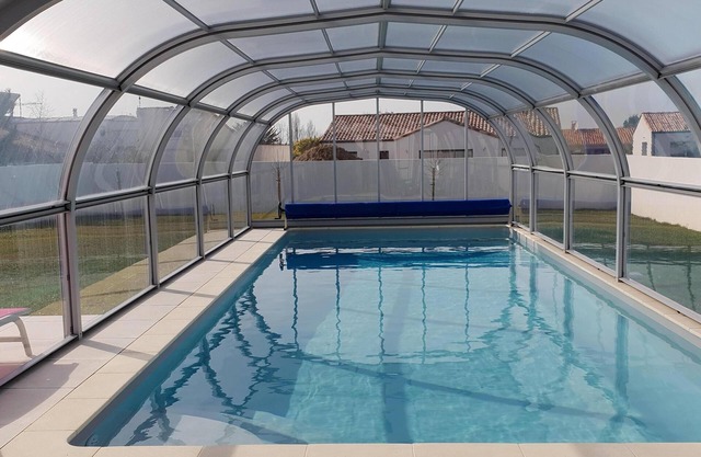 4 * FAMILY HOUSE WITH POOL