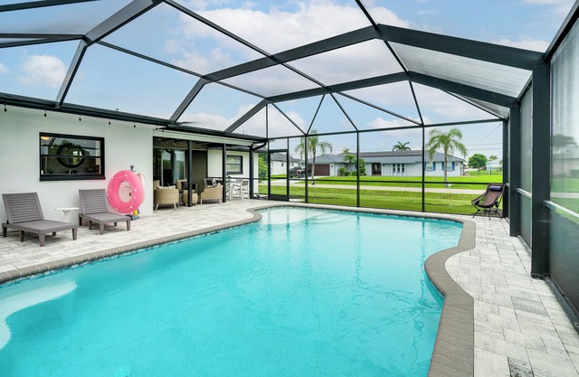 4 Mi to Dtwn Cape Coral: Home w/Pool & Patio