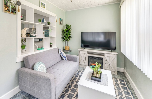 4 Mi to John's Pass: Cozy St Pete Beach Apt!