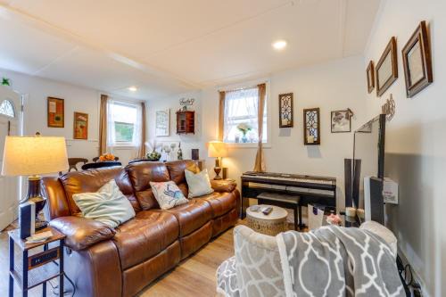 4 Mi to Kent Narrows Waterfront Fun Home with Yard