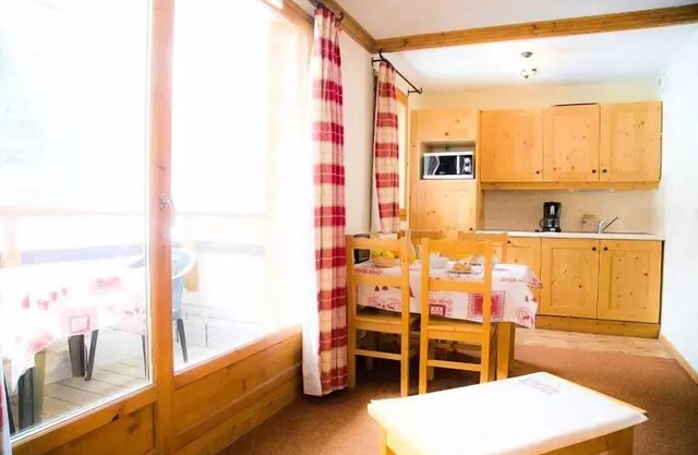 4 Rooms 8 People
