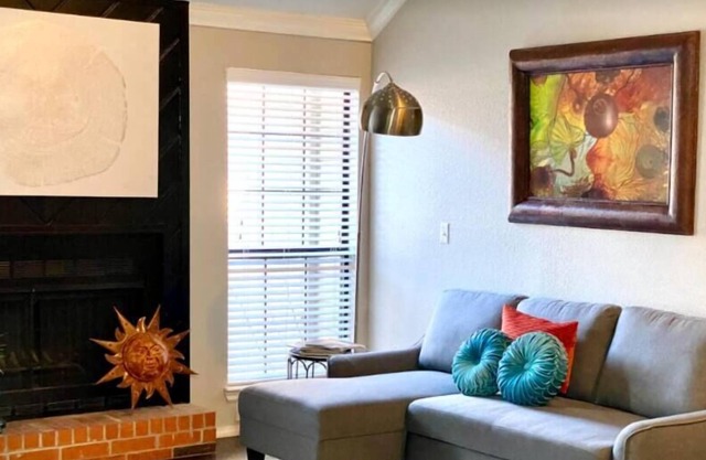 [4043 D] Private BBedroom Suite Communal House near Integris