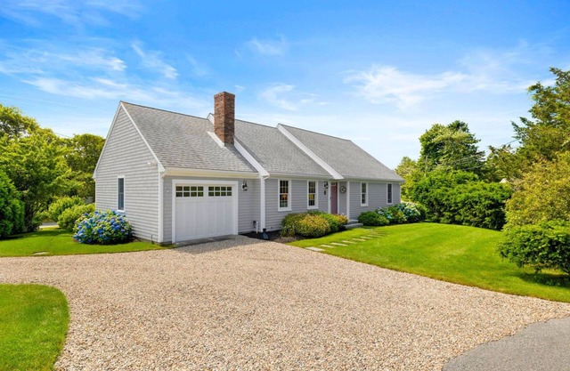 41 Poolside: 041-CS Coastal Retreat in Chatham – Modern Comfort & New Heated Pool