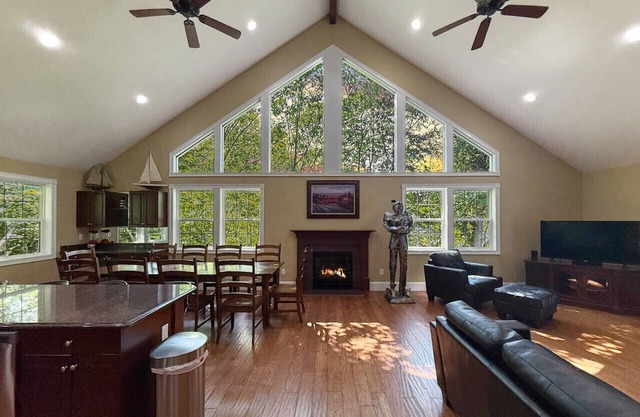 42-1 Locust Lane | Sleeps 21, Pool, Hot Tub, Views
