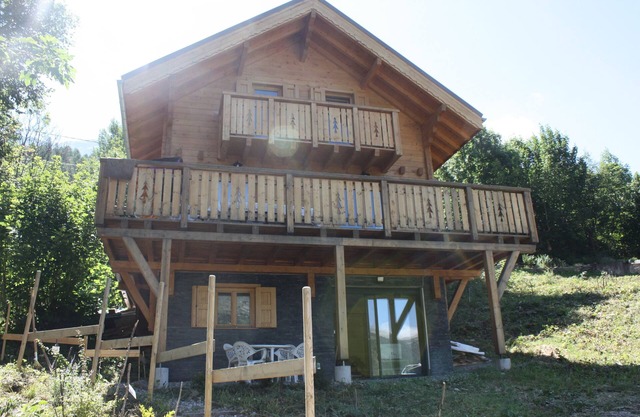 45 m2 ground-floor apartment in a wooden chalet