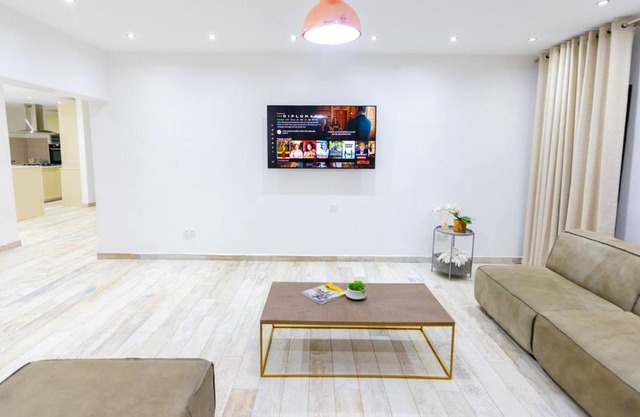 456 Hopeville Escape