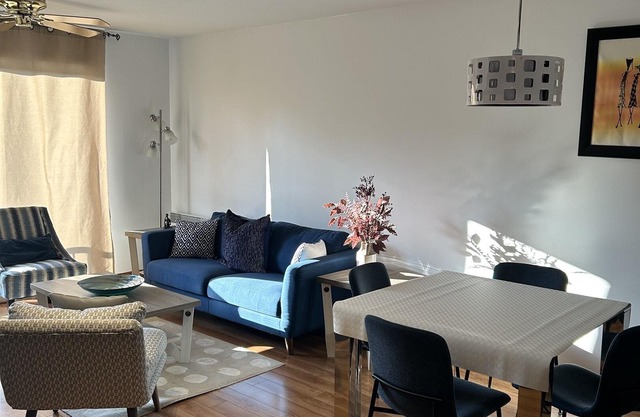 #460 Cozy & Confy Condo Near Metro