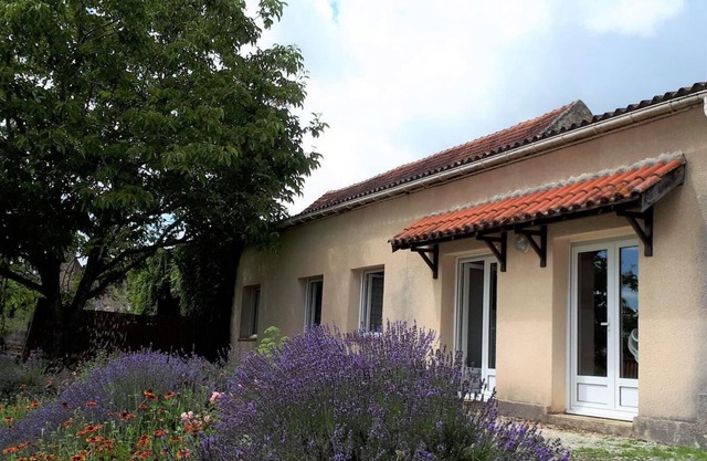 46G11028 - SALVIAC - Gîte