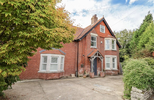 49 ULWELL ROAD, pet friendly, luxury holiday cottage in Swanage
