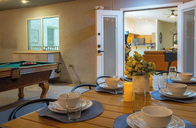 4BD Spacious Backyard, Arcades, Pool, Spa, Golf