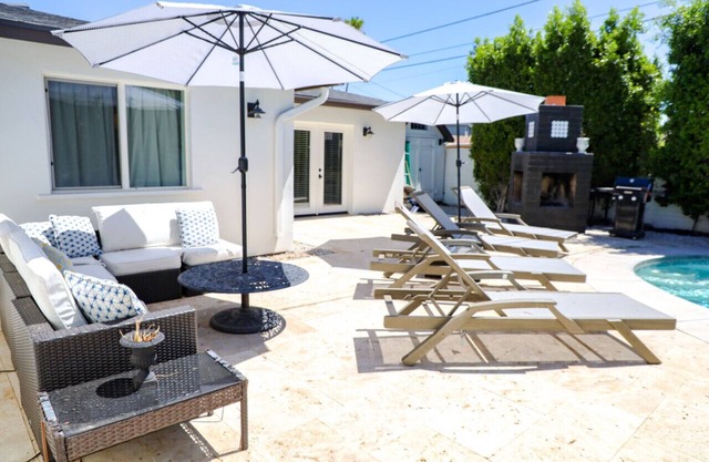 4BR/2BA Beautifully Furnished Home in Old Town!