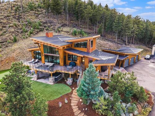 4br Cabin W Hot Tub & Putting Green