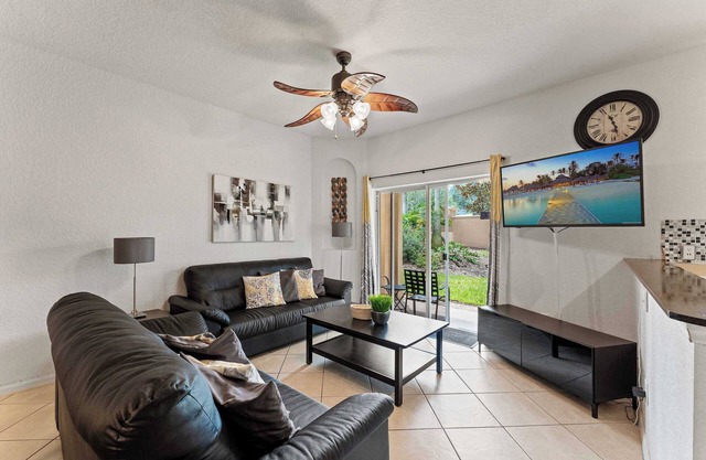 4BR Sleeps 8 Pool Games & More!