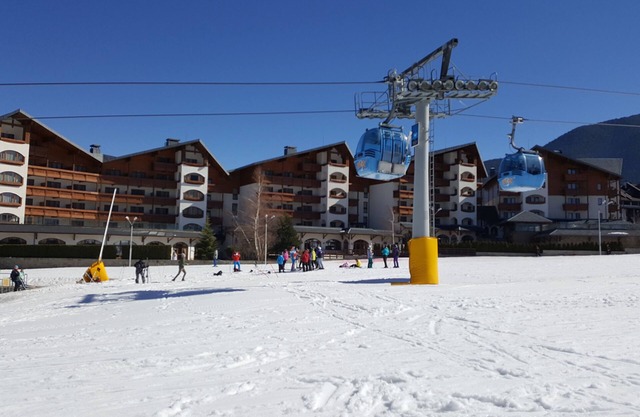 4star fully furnished 2 bed self-catering apartment - stone's throw from gondola