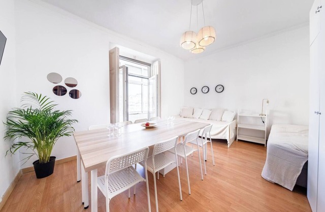 5+1 BR Apartment Over Marquês de Pombal