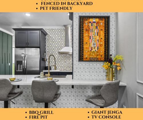 5 Bdr 4,5 Bth Villa - Pool Table - Fenced Yard