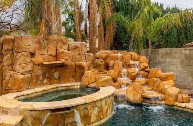 5 BDR MEDITERRANIAN TREAT! POOL/SPA