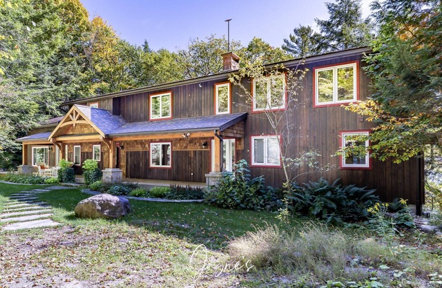 5 bed 5 bath cottage on Lake Rosseau