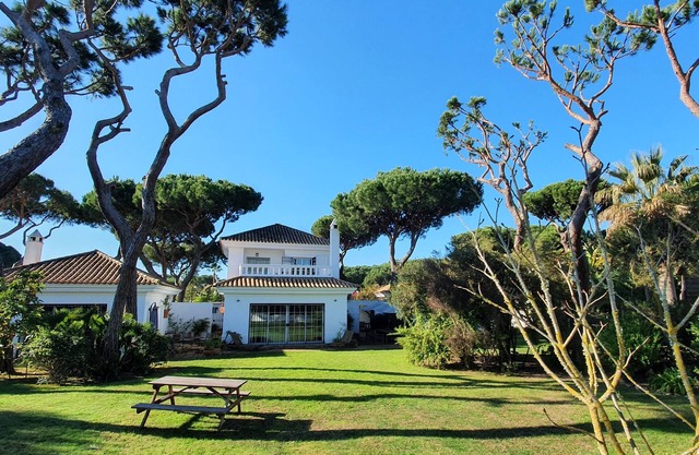 5 bed villa with huge gardens, pool and games room, near golf club and beach.