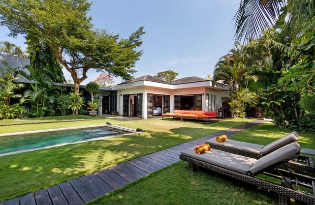 5 Bedroom Holiday Villa in Seminyak with Private Pool, Bali Villa 2001