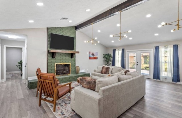 5 Bedroom Home In Lake Charles