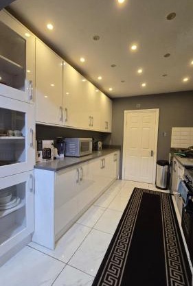 5 bedroom house with 3 bathrooms with Toilet , Reception , Dining room , kitchen