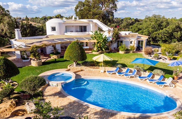 5 bedroom villa in praia do carvoeiro