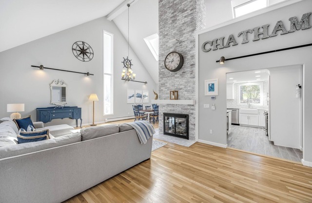 5-bedroom vacation home just 3 minutes drive to Cape Cod Beaches