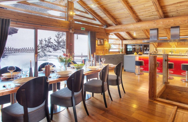 5* Chalet - Sleeps 15, Spa, Hammam, Sauna