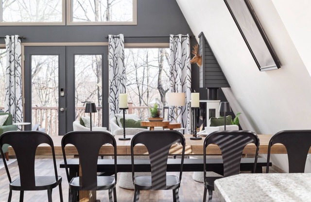 🏔️5 EnSuites🌲Close to town✨Modern Luxury🪴Spa Hot Tub🎲Game Tables🌟