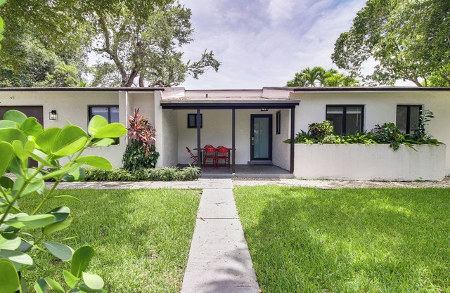 5 Mi to Beach: Group Getaway w/Yard in Miami