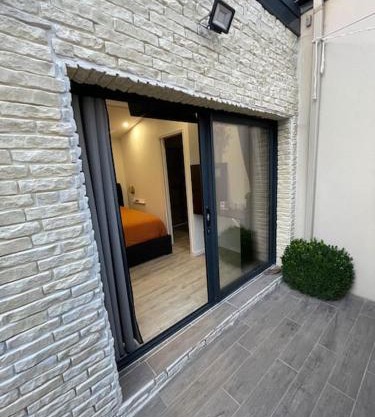 5 min Airport Aéroport