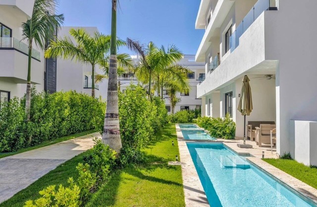 5 min Drive to Beach - Beach Equipment - Private Spool - Fast Wi-Fi + Car Option