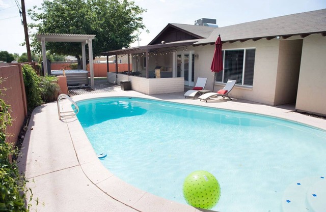 5 Minutes from Old Town Scottsdale/Spring Training!