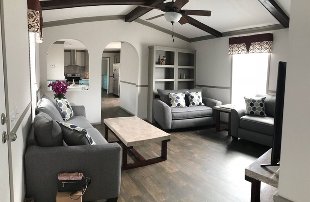 5 MINUTES TO PERDIDO KEY BEACHES!