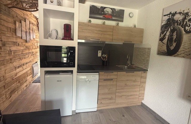 5-person apartment, Risoul resort, close to shops and slopes