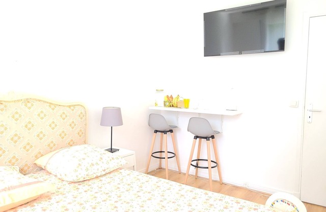 5 star 🌟 1-bedroom apartment with AC, WiFi, balcony,