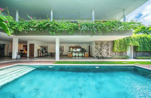 5 Star Villa with Majestic Views, Bali Villa 2150