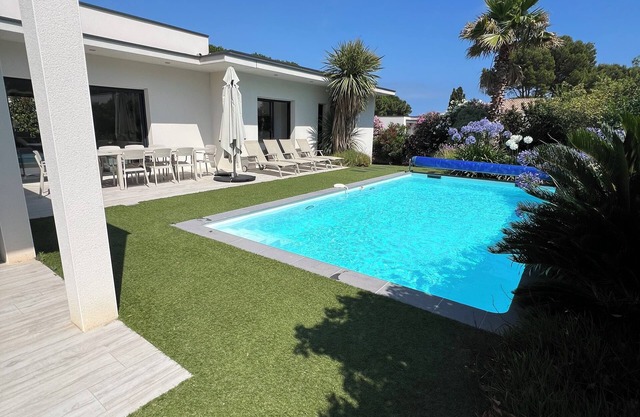 5-star villa with pool at Maison de France