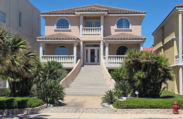 50% off! SpaceX Business? 3500sqft Luxury, 4 Bedrooms/4 ensuite baths+Elevator!