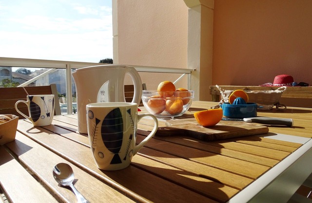 500 m from beach comfort, private wifi Fibre, bed linen, swimming pool, parking, advantages